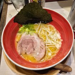 謎ラーメン（鶏白湯塩）