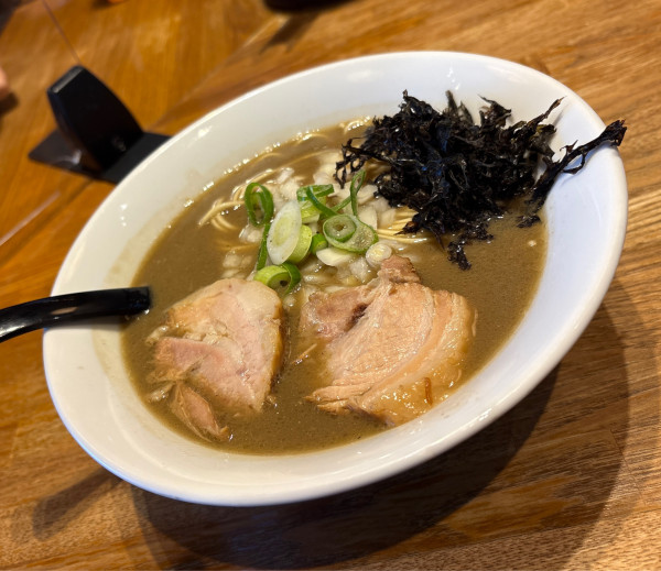 「濃厚煮干そば＋混ぜ玉」@中村屋総本山の写真