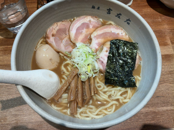 「味玉らーめん大盛り　チャーシュー」@麺屋吉左右の写真