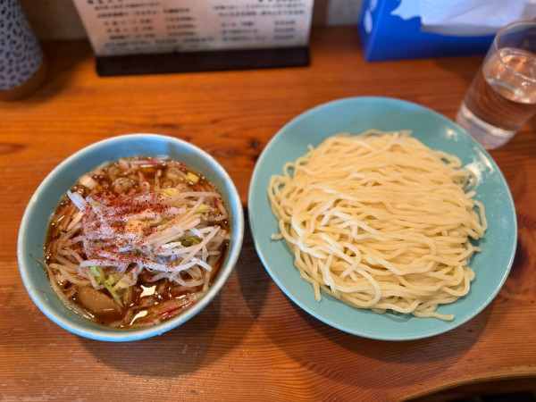 「特つけそば900円＋野菜100円」@つけそば屋 麺楽の写真