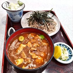 カレー丼セット（￥1,100）