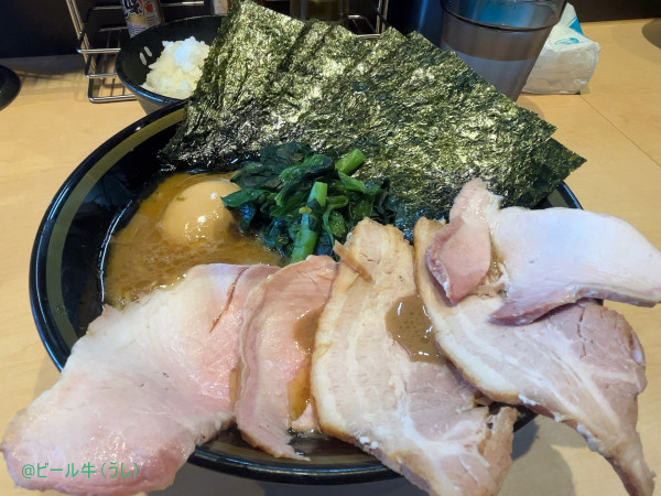 「特製濃厚らーめん(1450円)、ライス(150円)」@らーめん新山の写真