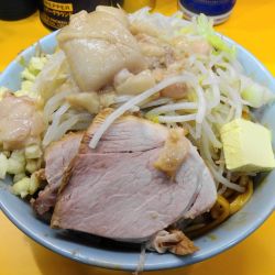 J村ドクロ（1,300円）＋バター（100円）ニンニクアブラ