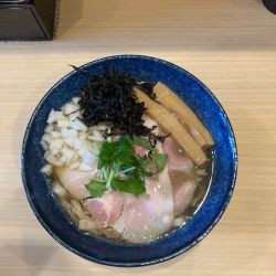ごわごわ麺煮干そば 900円