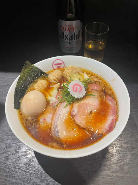 「特生姜醤油そば（大盛）＋ビール」@横浜中華そば 維新商店の写真