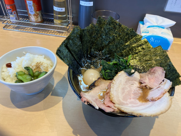 「特製濃厚らーめん」@らーめん新山の写真