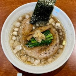 もちもち手揉み麺の背脂生姜らぁ麺 ¥1,400