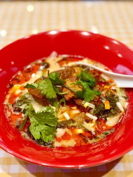 「高菜牛肉刀削麺」@麻香園 刀削麺専門店の写真