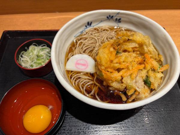 「かき揚げ天玉そば 690円」@そばいち 大宮の写真