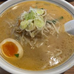 味噌らーめん　980円　半麺-150円