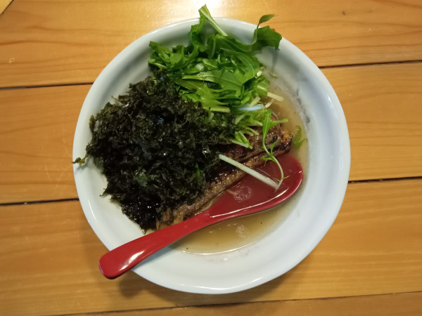 「炭焼きハラスらーめん（塩）」@らーめん白椿の写真