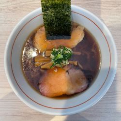 醤油そば(900円)手揉み麺