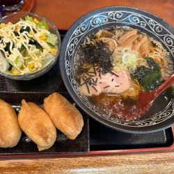 いなり3個セット（ラーメン＋いなり3個＋野菜サラダ）960円
