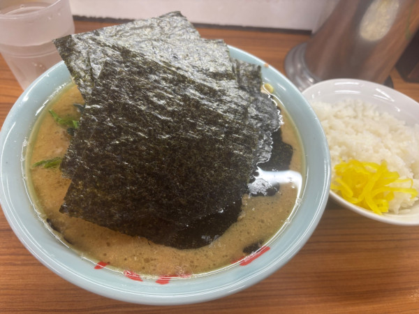 「中チャーシューメン味こめ柔らかめのり増し　並ライス」@近藤家 本店の写真