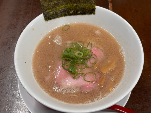 「豚そば　700円」@拉麺べんげの写真