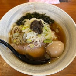 醤油らぁめん　あまくち煮玉子トッピング