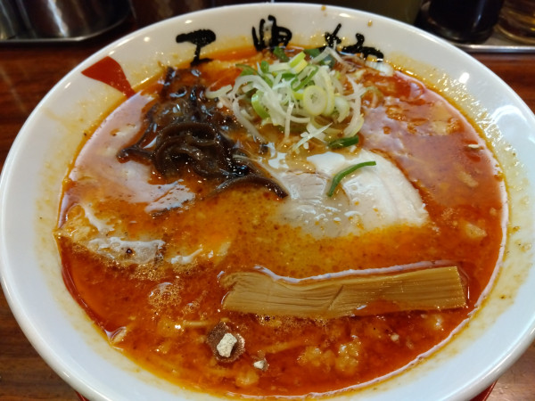 「豚骨ラーメン赤(890円)」@三豊麺 茅場町店の写真