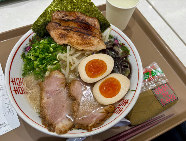 「全部のせラーメン」@博多だるま JAPAN 越谷レイクタウンカゼ店の写真