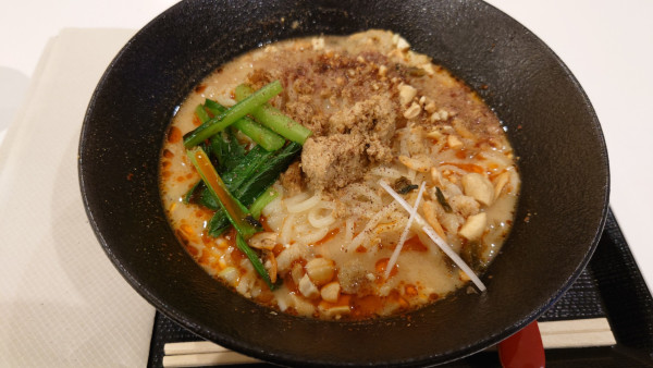 「汁あり赤坦々 辛め」@あかくろたんたん ララガーデン川口の写真