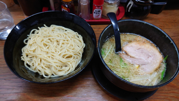 「こってり塩つけ麺」@らー麺 つやつやの写真