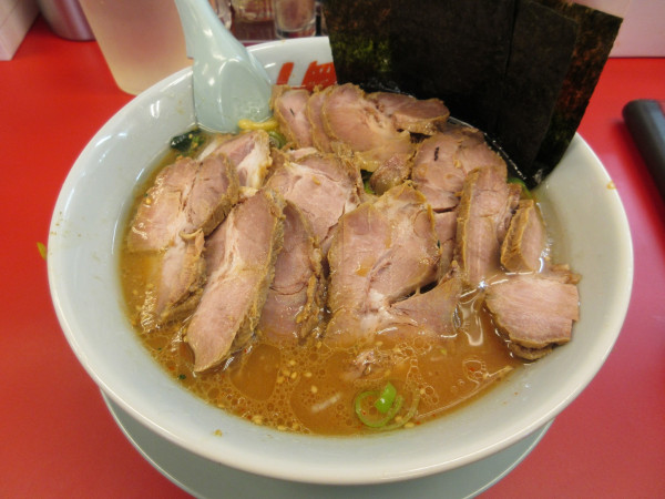 「味噌チャーシュー麺（９８０円）＋チャーシュー３７０円×３」@ラーメン山岡家 阿見店の写真