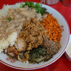 【限定】台湾まぜそば（デフォ麺300g） + 追い飯 全マシ ガ