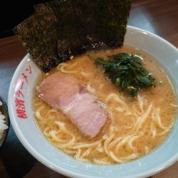 ラーメン 並 + ランチタイムサービスライス