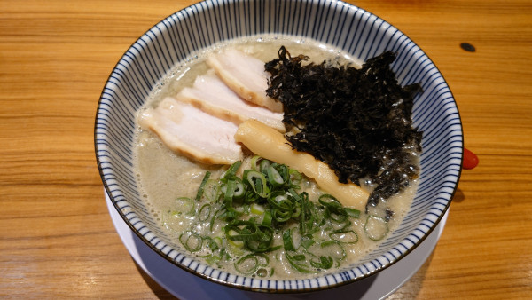 「背脂煮干しそば」@ミスターラーメンの写真