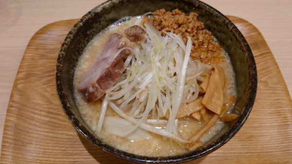 「背脂濃厚味噌󠄀らーめん」@麺屋 幸生の写真