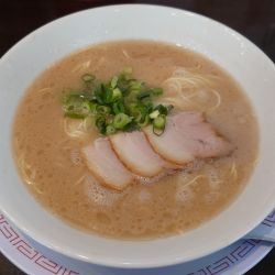 博多ラーメン 白