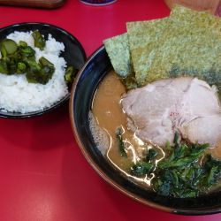 ラーメン並 + ライス食べ放題