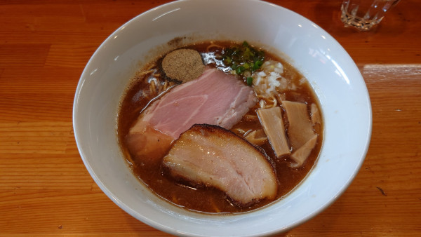 「濃厚煮干そば」@麺笑 コムギの夢の写真