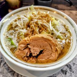 ラーメン豚ハーフ 1200円(ぽんず)