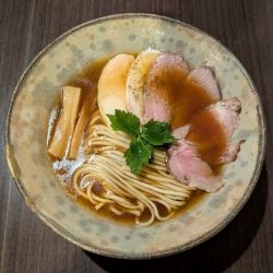 和風鶏　醤油らーめん（1386円）