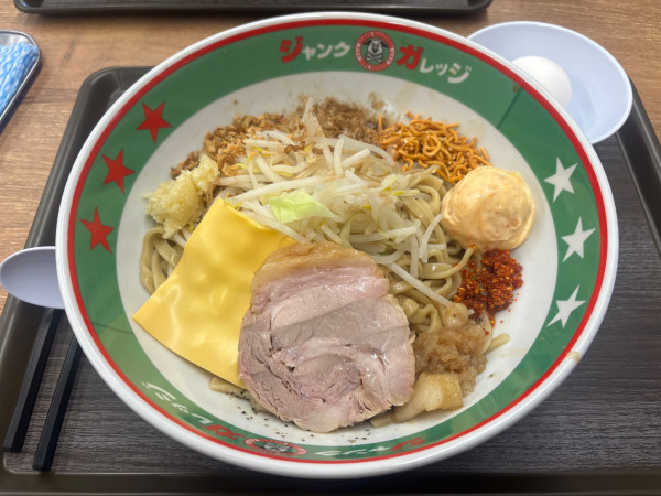 「まぜそば 温玉アリ（大）」@ジャンクガレッジ 館林店の写真