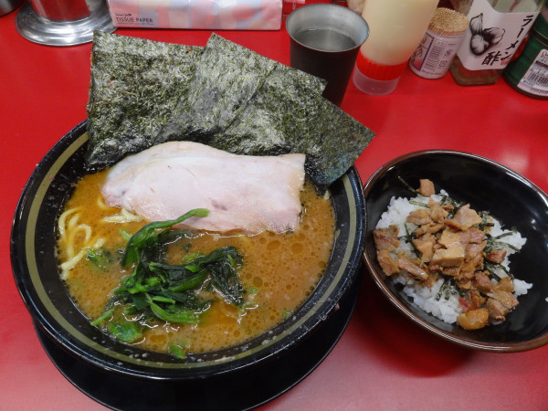 「ラーメン950円硬濃　半チャーシューまぶし150円」@IEKEI_TOKYO 王道家直系の写真