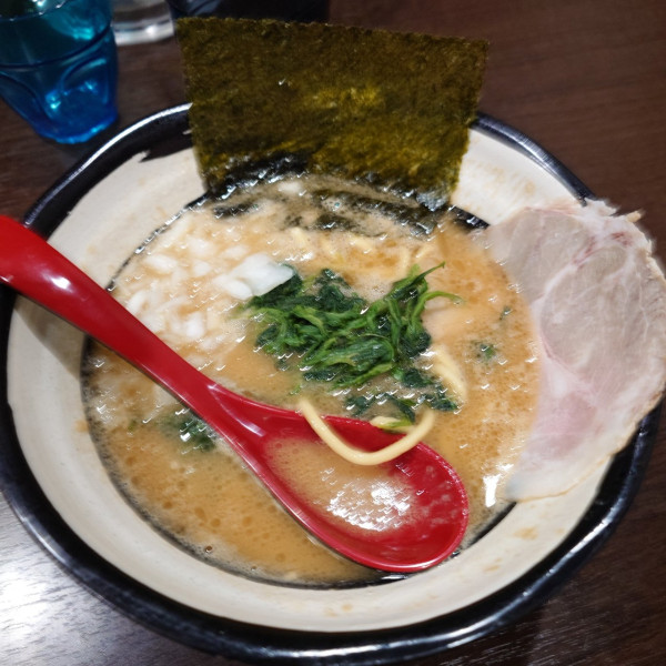 「豚骨醤油ラーメン」@ラーメン 玄武の写真
