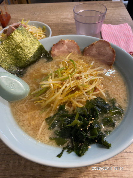 「ネギラーメン(フォロー中盛)アブラ多目味濃いめ、ネギ丼」@ラーメンショップ〇化 草加店の写真