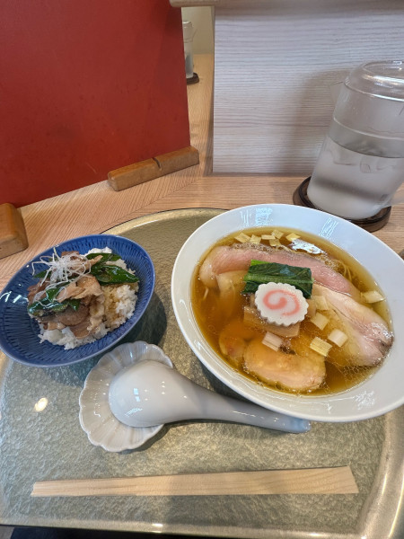 「羅臼昆布と鮭節の中華そば」@中華そば 深緑の写真