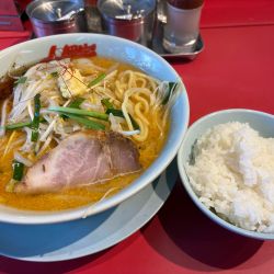 【期間限定】もやし味噌ラーメン半ライスセット1130円