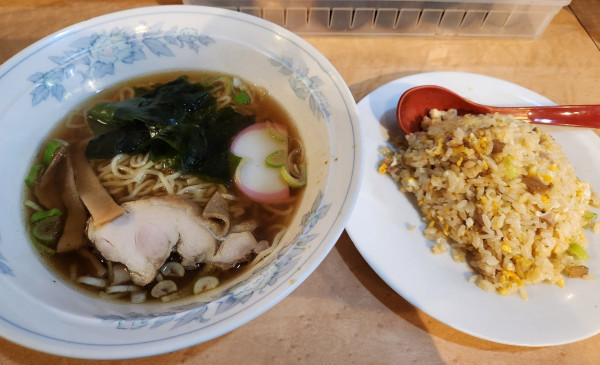「ラーメンチャーハンセット」@中華料理 とんとん亭の写真