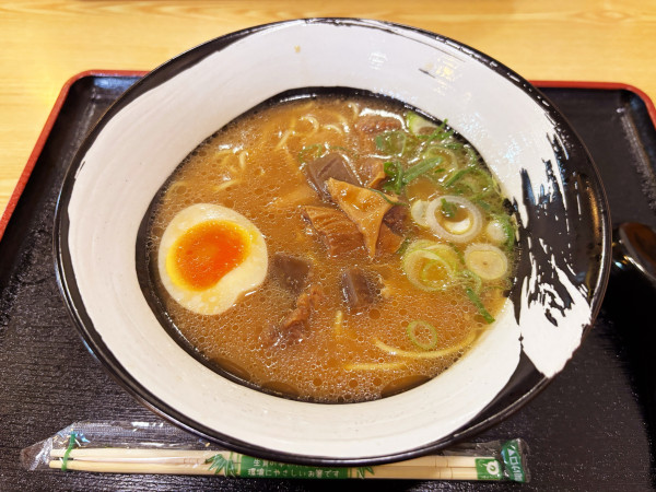 「牛すじラーメン豚骨醤油　780円」@牛すじ煮込み なごみ 落合南店の写真