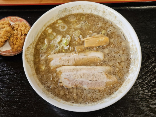 「背脂味噌煮干し　800円」@食事処ヤマニの写真