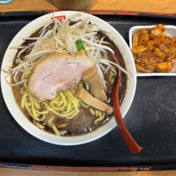 黒味噌ラーメン（1200）大盛（150）チンピラほぐし豚（350