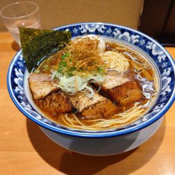 特製醤油らぁ麺大盛