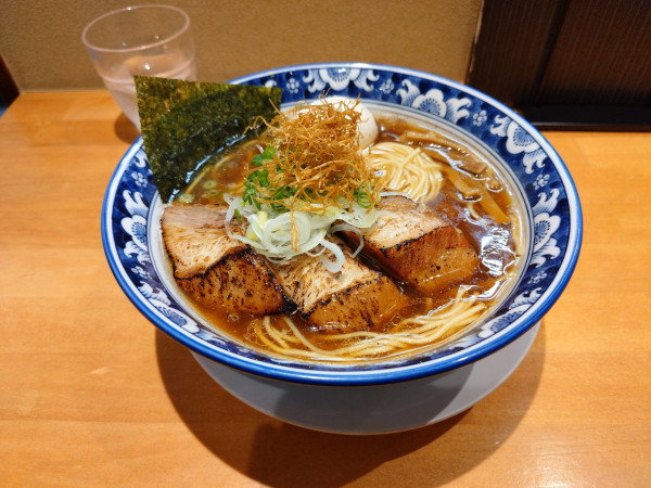 「特製醤油らぁ麺大盛」@麺処 桂の写真