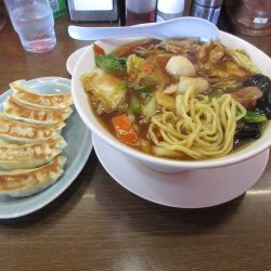 珍来麺（９３５円）＋餃子３００円