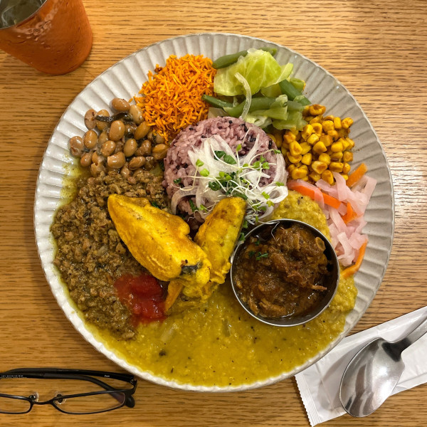 「出汁キーマ あいがけ」@虹の仏の写真