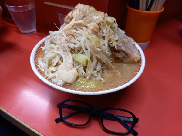 「大ラーメン(野菜・にんにく・あぶら)」@ラーメン二郎 三田本店の写真