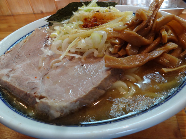 「塩ラーメン中盛1250円」@自家製中華そば としおかの写真